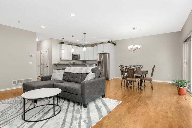 17710 Valley Cove Ct, Wayzata, MN 55391