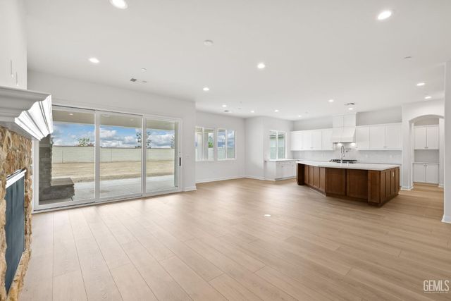 3711 Pathway Court, Bakersfield, CA 93311