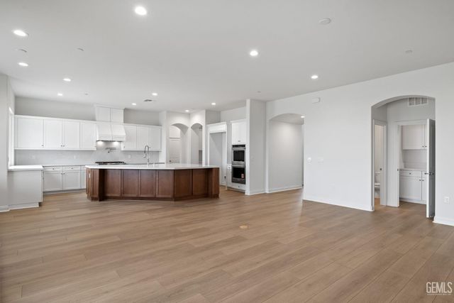 3711 Pathway Court, Bakersfield, CA 93311