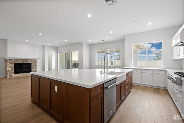 3711 Pathway Court, Bakersfield, CA 93311