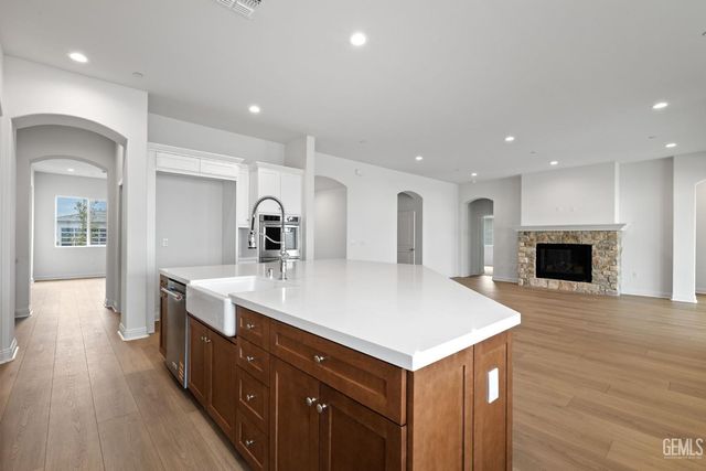 3711 Pathway Court, Bakersfield, CA 93311