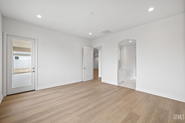 3711 Pathway Court, Bakersfield, CA 93311