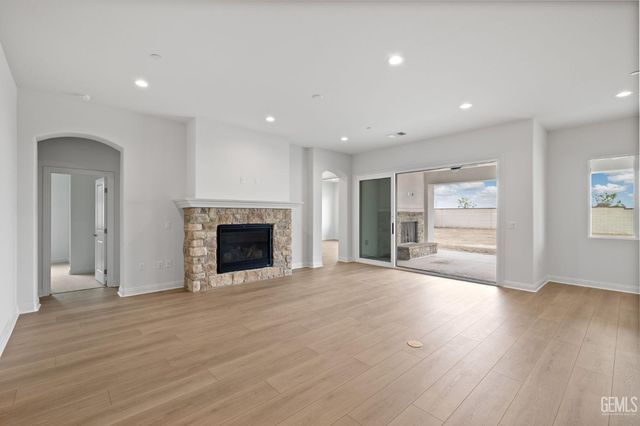3711 Pathway Court, Bakersfield, CA 93311