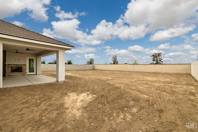 3711 Pathway Court, Bakersfield, CA 93311