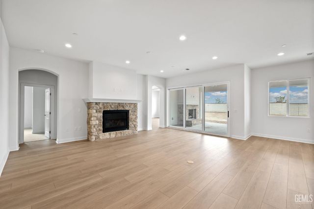 3711 Pathway Court, Bakersfield, CA 93311