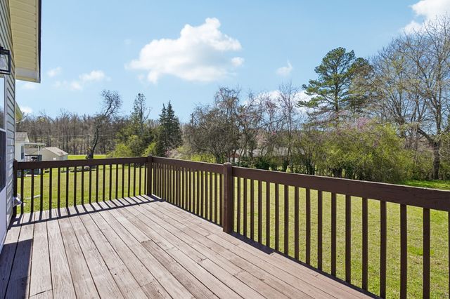 817 Mulberry Dr, Columbia, TN 38401