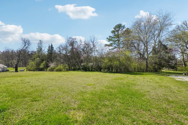 817 Mulberry Dr, Columbia, TN 38401