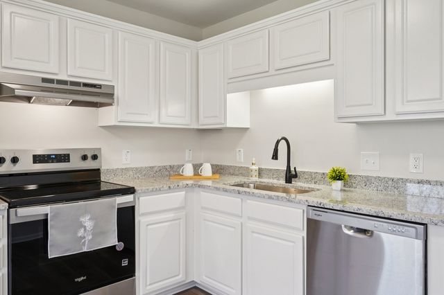 817 Mulberry Dr, Columbia, TN 38401