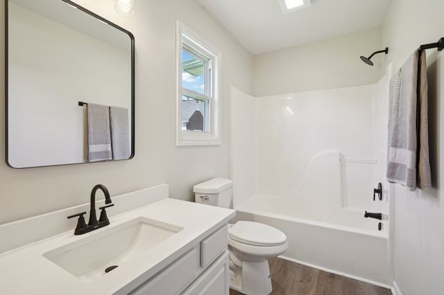 817 Mulberry Dr, Columbia, TN 38401