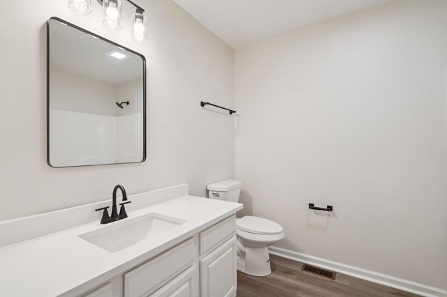 817 Mulberry Dr, Columbia, TN 38401