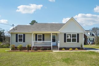 817 Mulberry Dr, Columbia, TN 38401