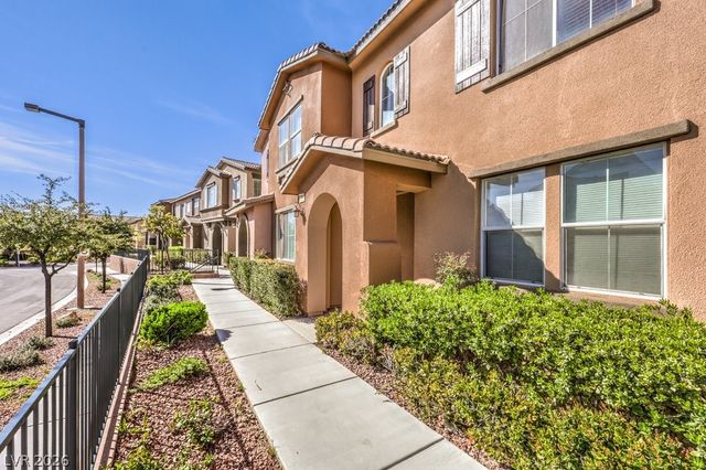 1551 Plaza Centre Drive 103, Las Vegas, NV 89135