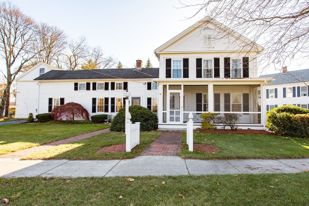 67 E Main St, West Brookfield, MA 01585