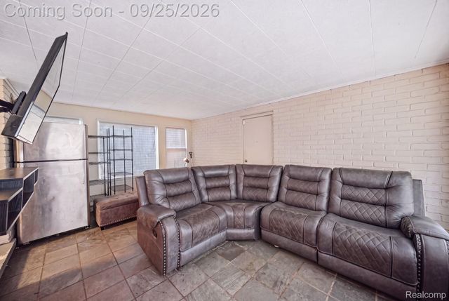17580 Dorset Avenue, Southfield, MI 48075