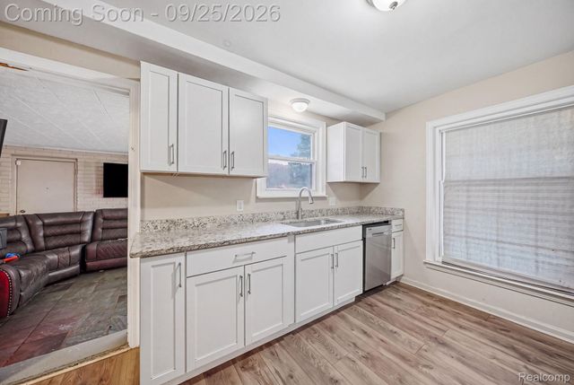 17580 Dorset Avenue, Southfield, MI 48075