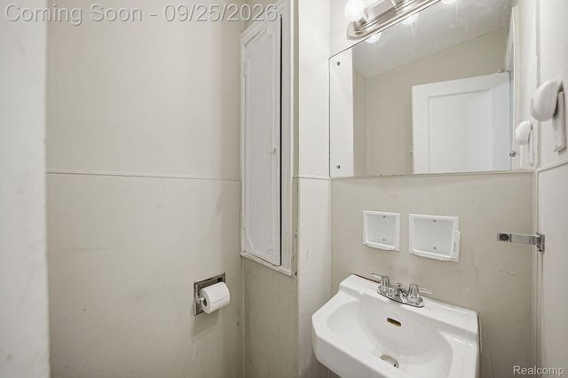 17580 Dorset Avenue, Southfield, MI 48075