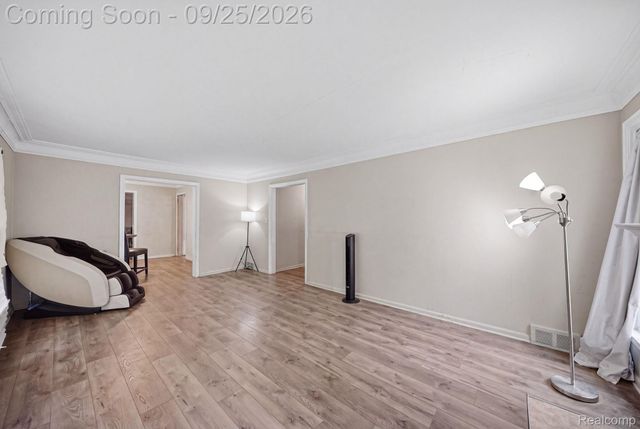 17580 Dorset Avenue, Southfield, MI 48075
