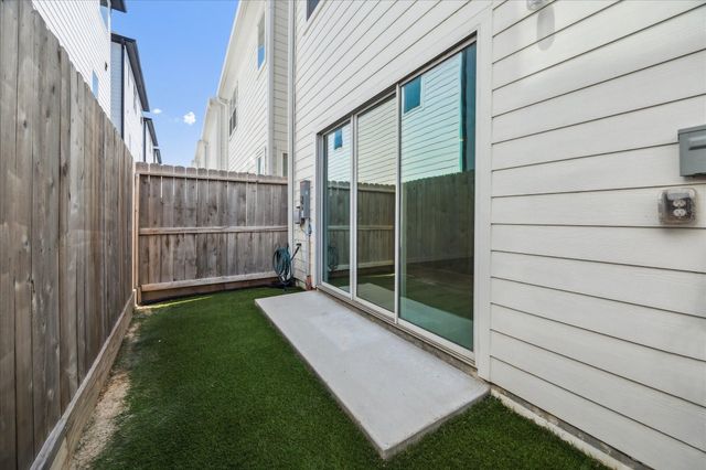 8534 Madeleine Rose Lane, Houston, TX 77055