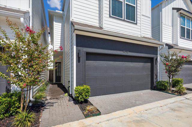 8534 Madeleine Rose Lane, Houston, TX 77055