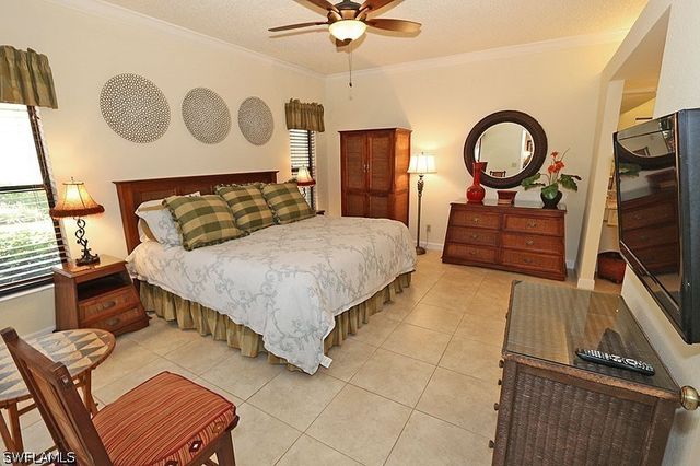 563 Serendipity DR 563, Naples, FL 34108