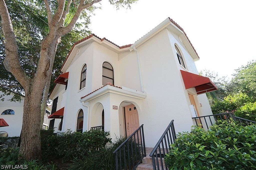 563 Serendipity DR 563, Naples, FL 34108