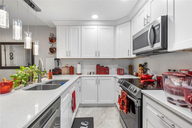 2702 11TH COURT, Palm Harbor, FL 34684