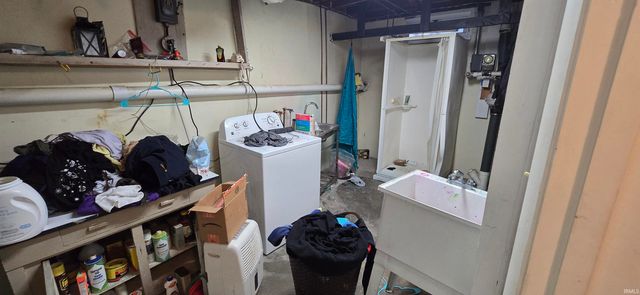 1615 Monroe Avenue, Evansville, IN 47714