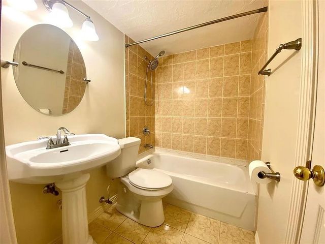 3224 Timmons Lane 108, Houston, TX 77027