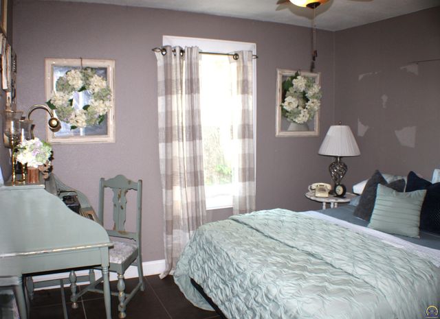 2517 SW Morningside RD, Topeka, KS 66614