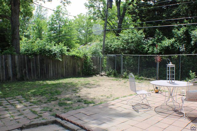 2517 SW Morningside RD, Topeka, KS 66614