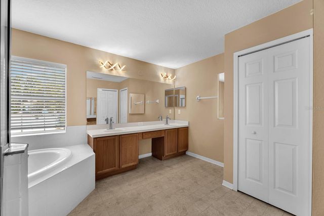 10904 SUMMERTON DRIVE, Riverview, FL 33579