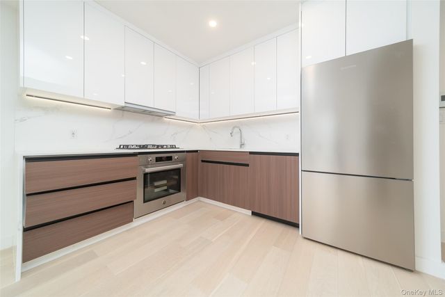 14449 Northern Boulevard 316, Flushing, NY 11354