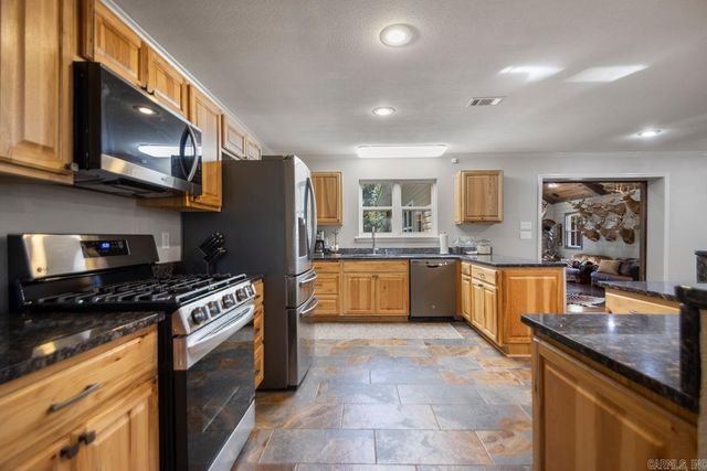 1363 E 270 Highway, Sheridan, AR 72150