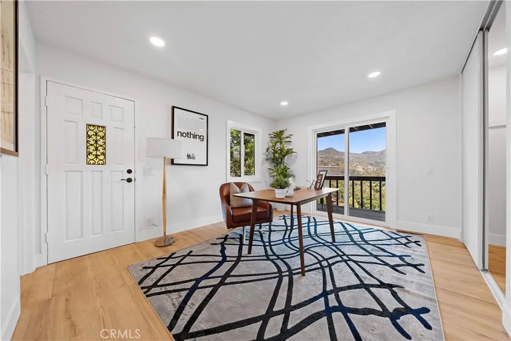 Image 11 of property listing at 2838 Lambert Drive, Los Angeles, CA 90068