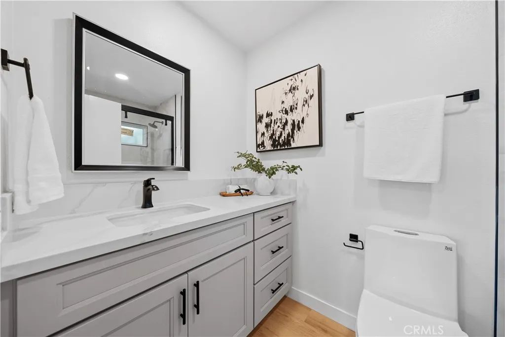 Image 13 of property listing at 2838 Lambert Drive, Los Angeles, CA 90068