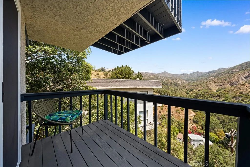 Image 14 of property listing at 2838 Lambert Drive, Los Angeles, CA 90068
