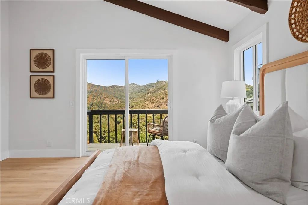 Image 18 of property listing at 2838 Lambert Drive, Los Angeles, CA 90068