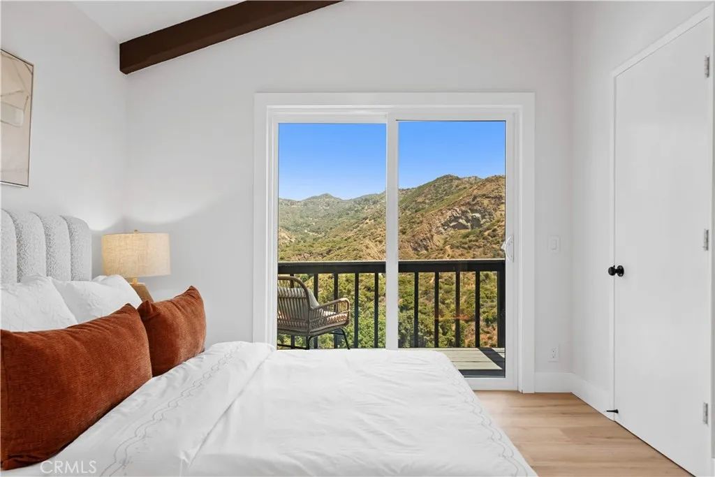 Image 23 of property listing at 2838 Lambert Drive, Los Angeles, CA 90068