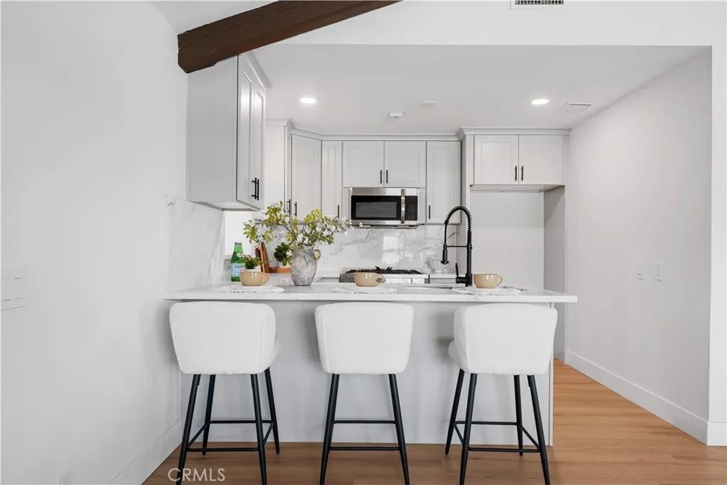 Image 29 of property listing at 2838 Lambert Drive, Los Angeles, CA 90068