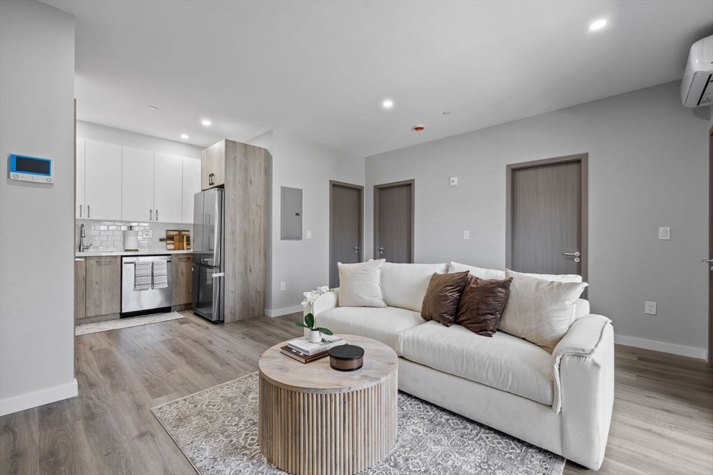 43-47 Fremont St 8, Boston, MA 02126