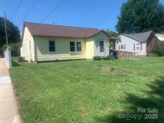 1242 Mitchell Avenue, Statesville, NC 28677