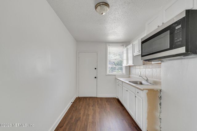 3173 3RD Circle S, Jacksonville, FL 32254