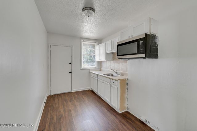 3173 3RD Circle S, Jacksonville, FL 32254