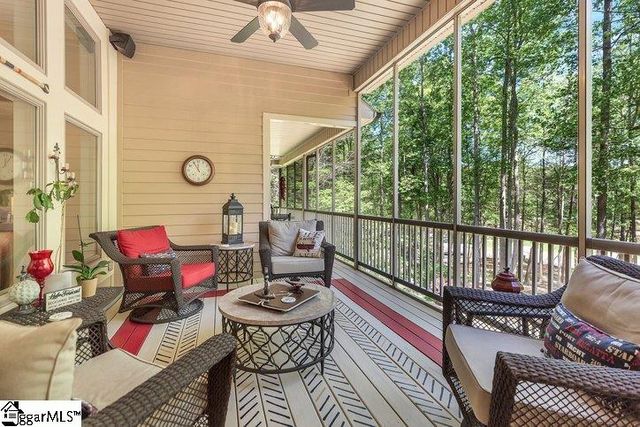 402 Boaters Row, Fair Play, SC 29643