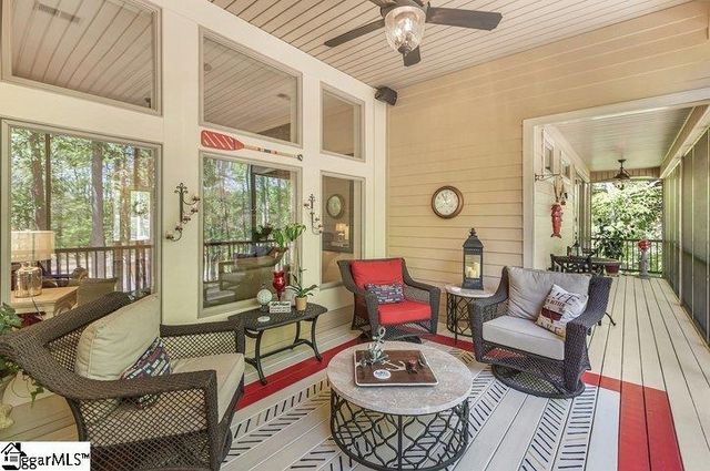 402 Boaters Row, Fair Play, SC 29643