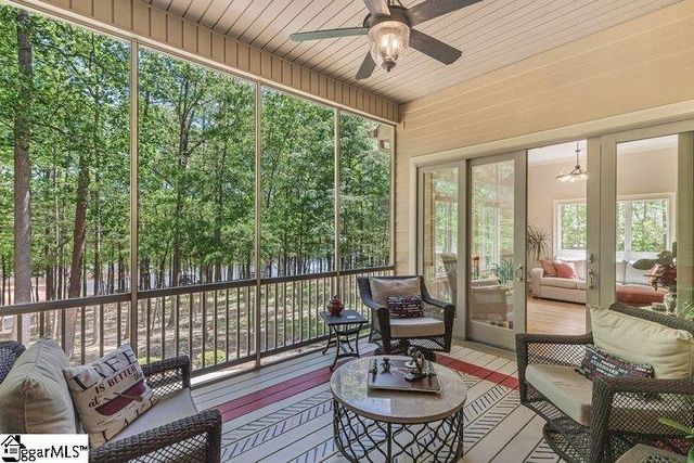 402 Boaters Row, Fair Play, SC 29643