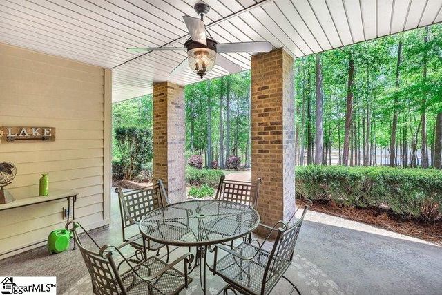 402 Boaters Row, Fair Play, SC 29643