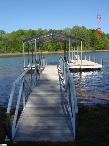 402 Boaters Row, Fair Play, SC 29643