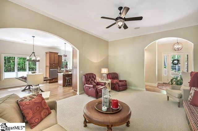 402 Boaters Row, Fair Play, SC 29643