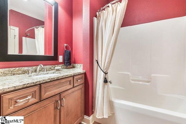 402 Boaters Row, Fair Play, SC 29643